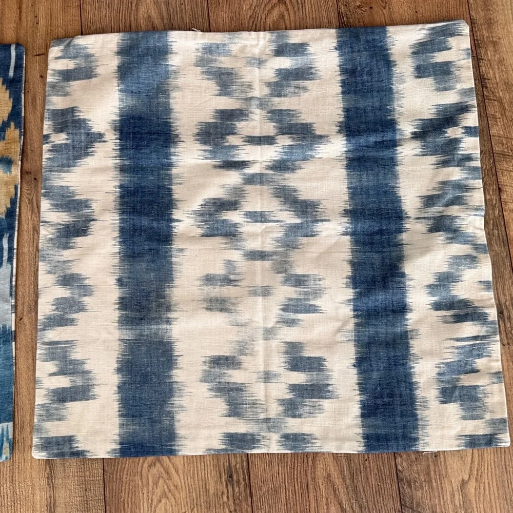 PAIR of Pottery Barn Enzo Ikat Reversible Pillow Cover 24 x 24. NWT